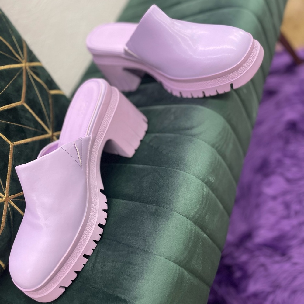 Purple clogs - Picture 2 of 3